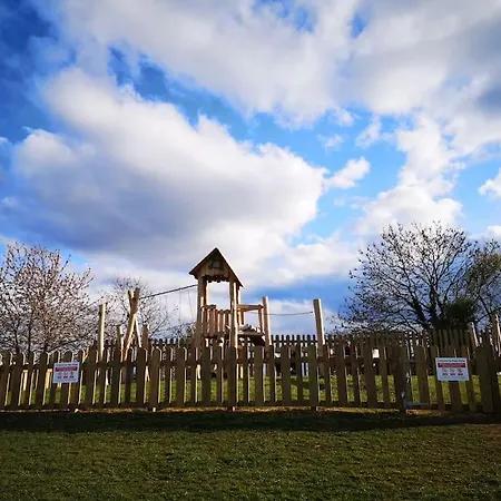 公寓 Leylandii 2 Bed In Picturesque Town. *